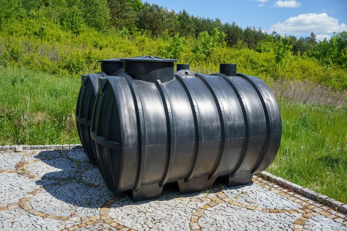 Proiecte de anvergură: când ai nevoie de o fosă ecologică de 20.000 litri FECO pentru pensiuni sau ansambluri rezidențiale